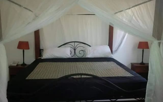 Pontoon Residence & Suites