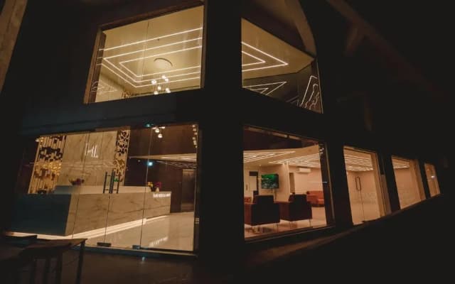 Hotel Heraa International