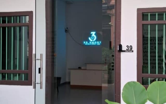39 Love Lane - Smart Intelligent Inn