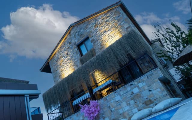 Stone House Foca Butik Otel