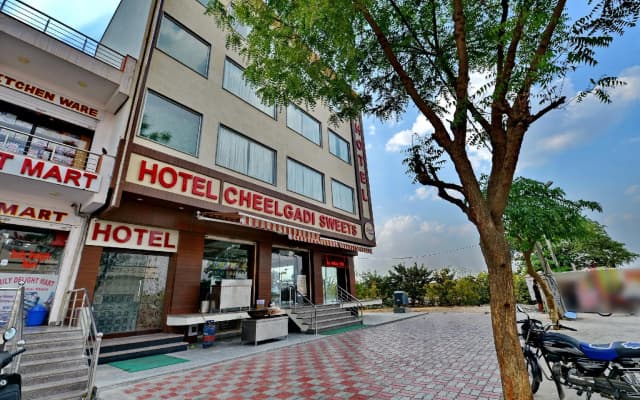 Capital O 84085 Hotel Cheelgadi Greens