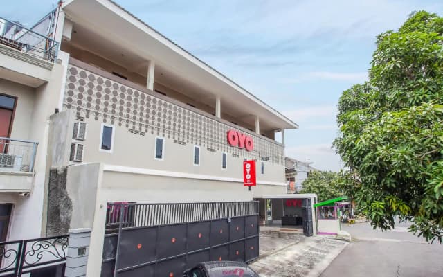 Capital O 134 Lg Residence