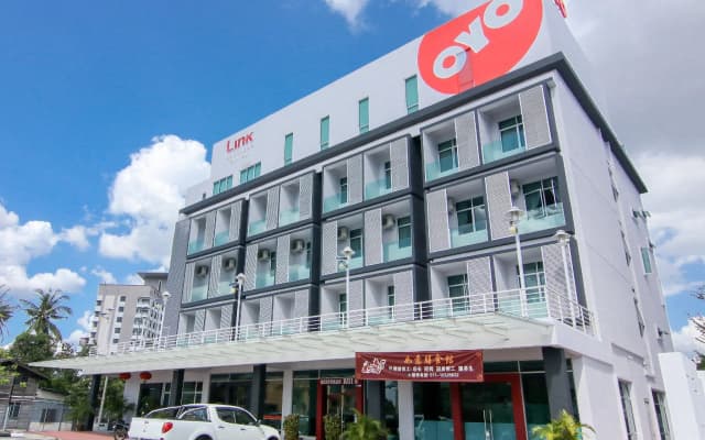 OYO 89848 Link Boutique Hotel