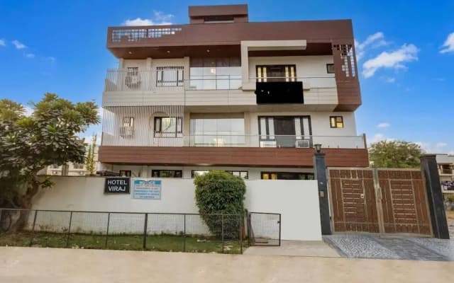 Hotel Viraj
