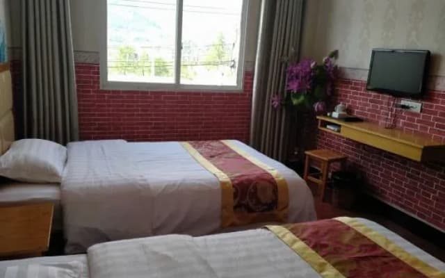 Qianyu Business Hotel (Enshi Railway Station)