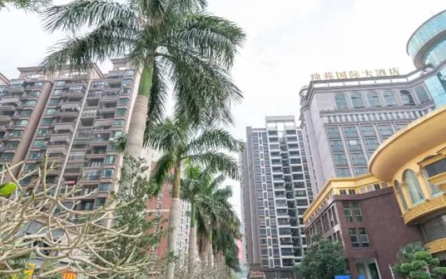 Huizhou Golden Coast International Hotel (Huiyang Jinhui Avenue)