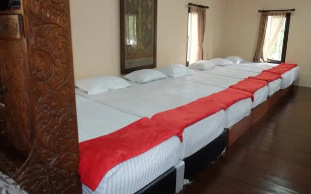 Hotel O Puri Adem 86 Syariah BunkbedNearMerapi Golf Club