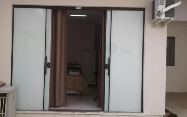 Kitnet 1 mobiliada no centro de Torres a 600m da Praia Grande