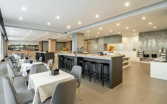 Youth Sunshine Hotel (Xiamen Xiang'an Culture and Education Park)