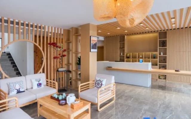 Yiyezhou Fisherman Gueshouse