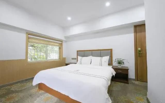 Shengbai Theme Hotel (Jiangbei Airport Branch)