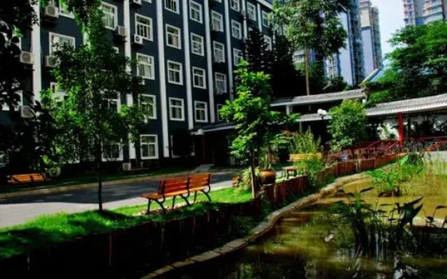 Qian Shan Holiday Hotel
