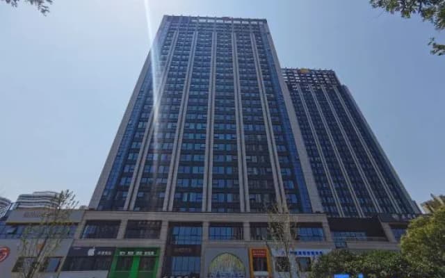Moshanghuahuashui Intelligent Hotel (Baolong Square Branch)