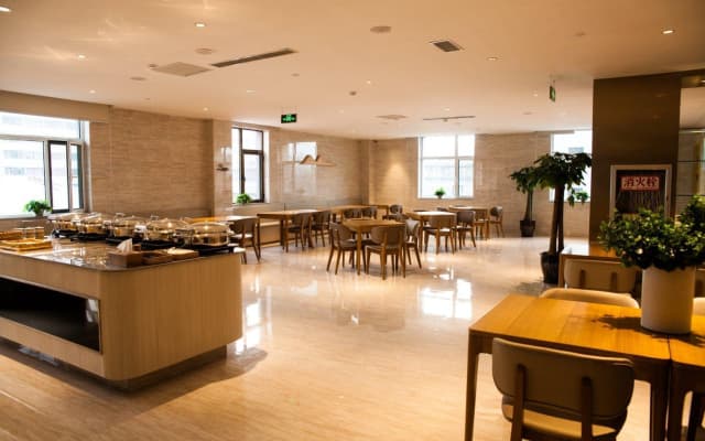 Starway Hotel (Lanzhou West Railway Station)