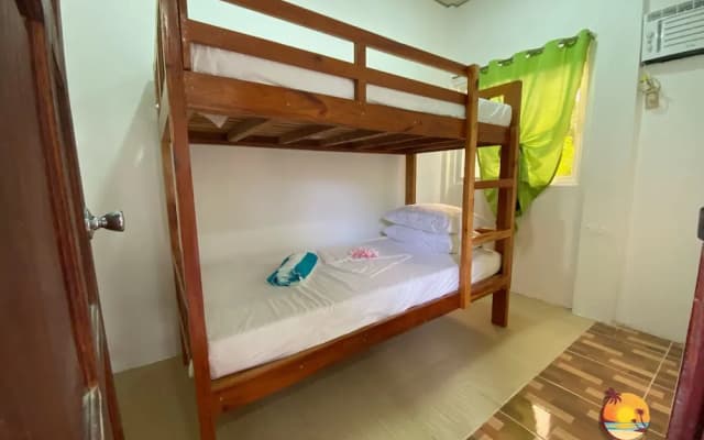 Lanas Beach Resort - Carabao Island