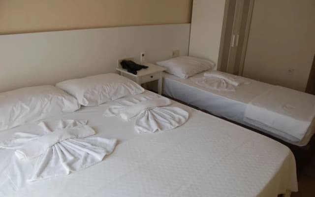 Yat Otel
