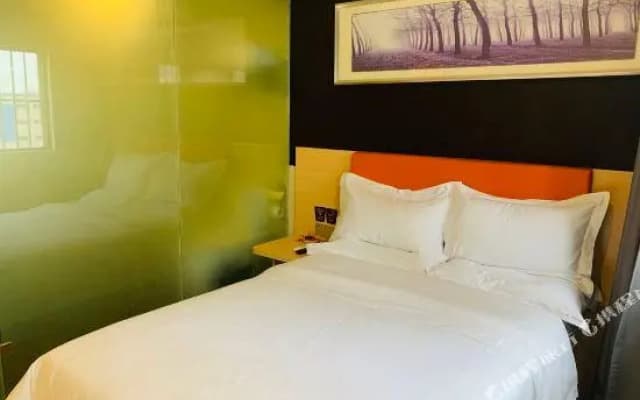 7 Days Premium· Hefei Jingshang Shangmao City