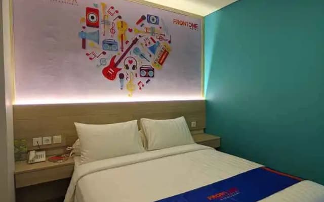 Front One Budget Semarang