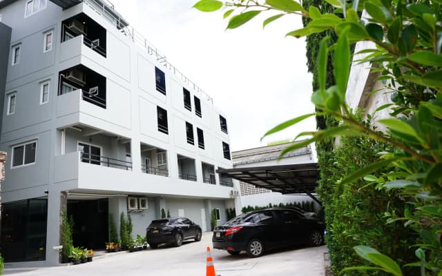 B-Black Hotel Chonburi