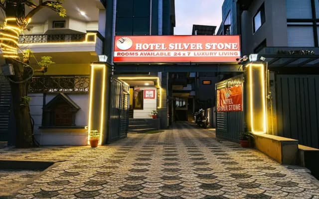 Fabhotel Silver Stone