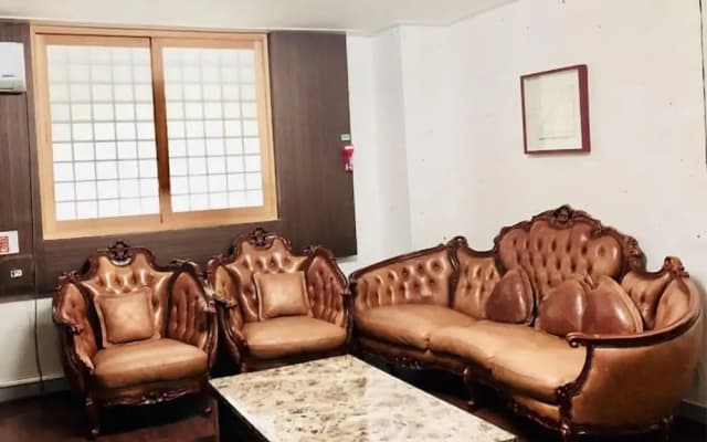 Jeonju Hansung Tourist Hotel