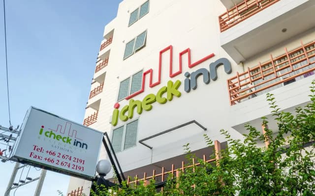 iCheck Inn Residences Sathorn