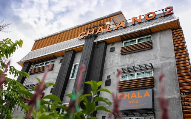 Chala Number 2 Art and Gallery House