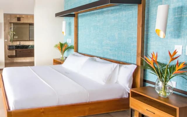 Hotel Three Sixty - Adults Only