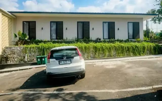 Urbanview Hotel JJ Bukitsari Semarang