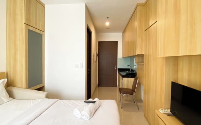 Modern Design And Homey Studio Ciputra World 2 Apartment