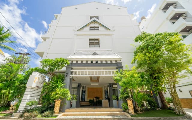 La Vintage Resort