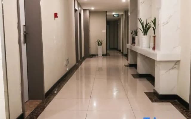 Zhongcai Business Hotel