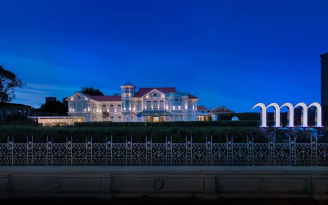 Macalister Mansion