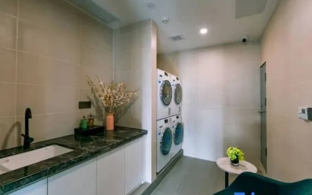Homeinn Selected Hotel (Nantong Yuanyong Plaza Wenfeng Subway Station)