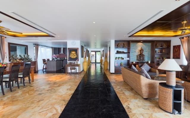 Spectacular Seaview Pool Villa Kalim 6