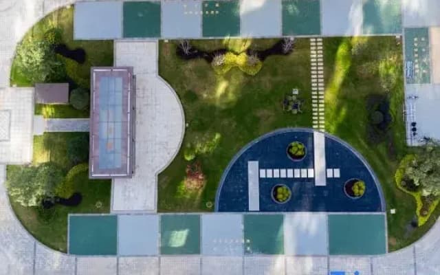 EzzI Hotel