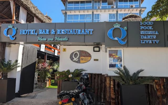 Q-Bar & Guest House