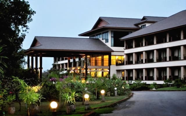 Hillside Country Home Golf & Resort