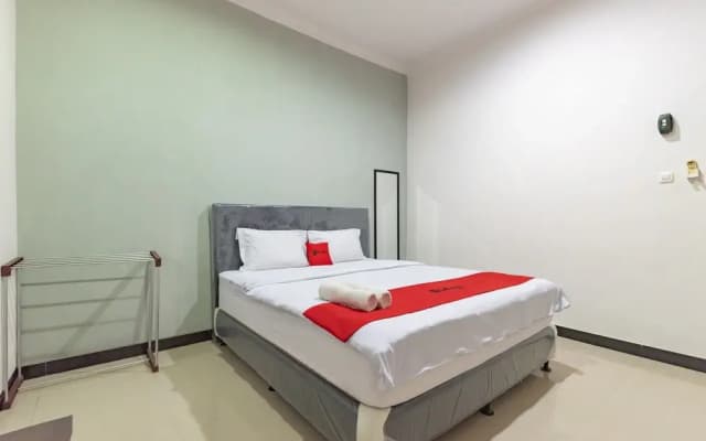 RedDoorz near Majapahit Semarang