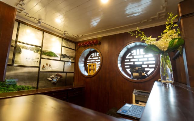 Bhaya Halong Cruises