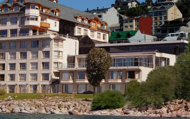 Cacique Inacayal Lake & Spa Hotel