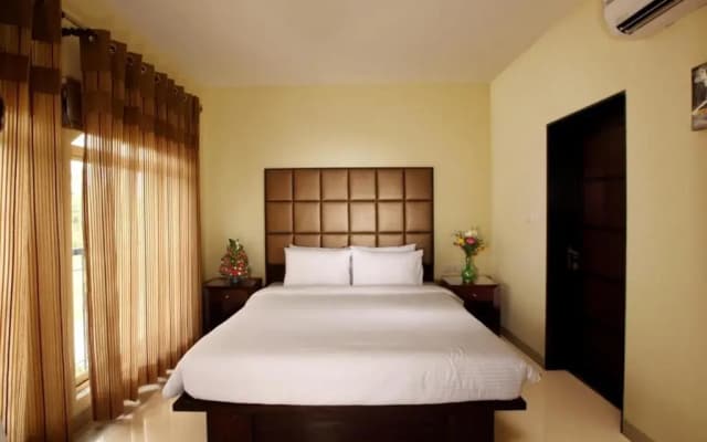 The Golden Suites & Spa Calangute Hotel