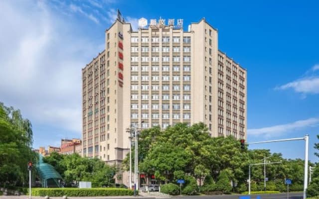 Shunwen Hotel Yining New Maoye International Shopping Center