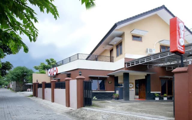 OYO 347 Bayang Brothers Guest House