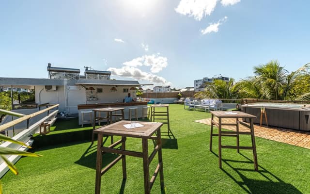 Seastar Hotel