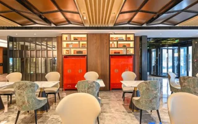 ZMAX HOTELS (Tianjin Olympic Sports Center Water Park Subway Station Store)