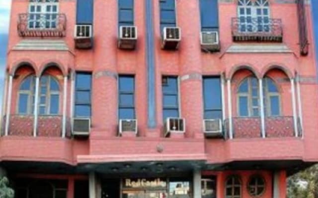 Hotel Red Castle
