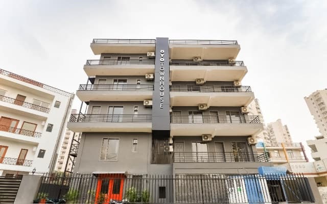 OYO Townhouse 290 Millennium Residency