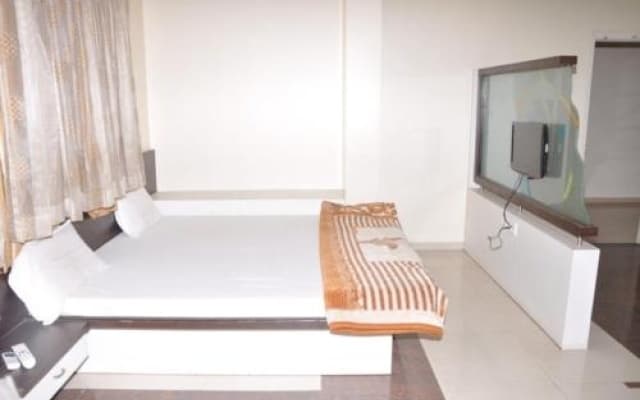 Hotel Dev Palace Lodging