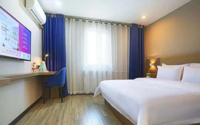 Home Inn Selected (Liaocheng Jinding Shopping Center Dongchang Lake Branch)